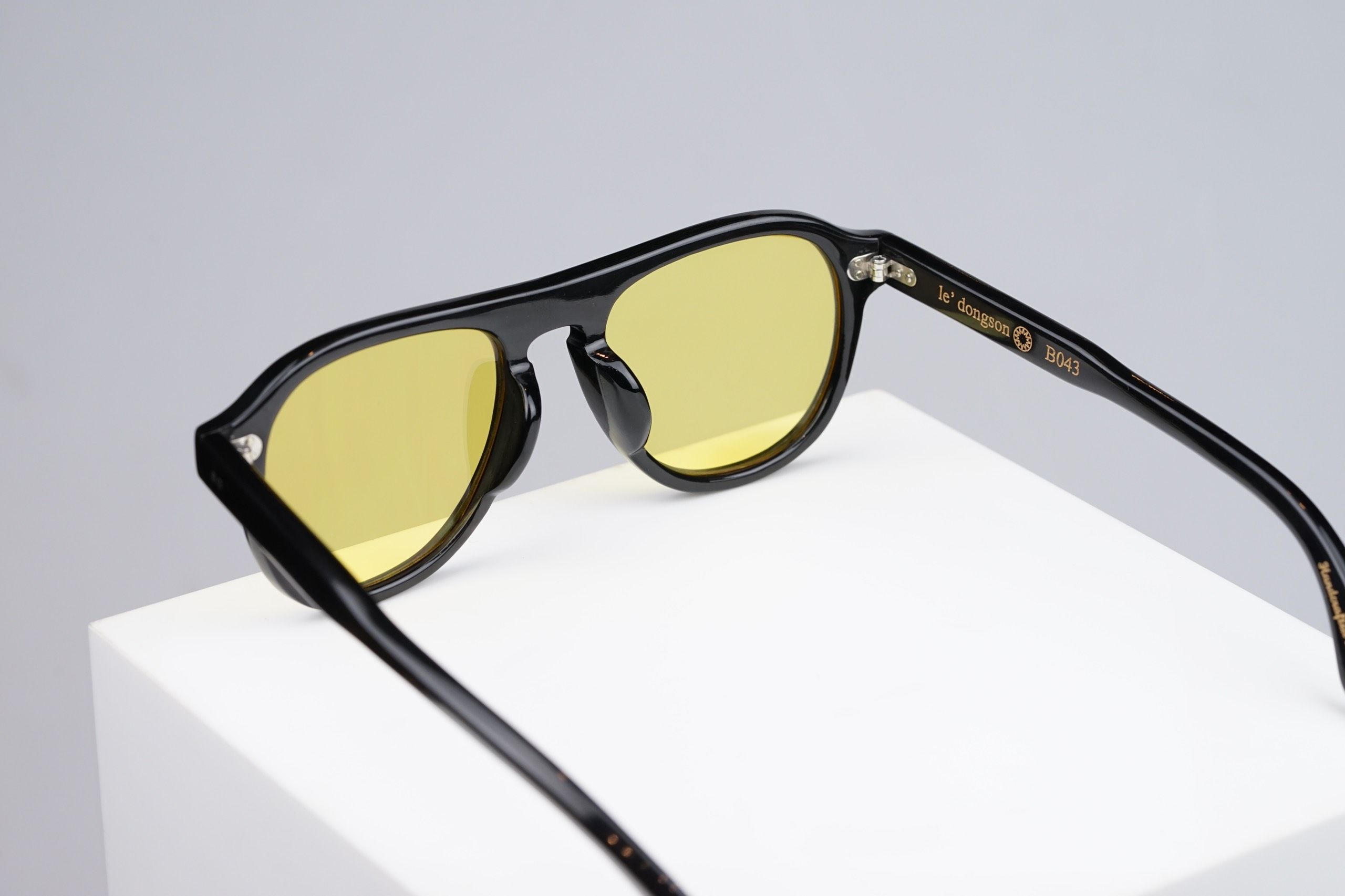 b043-black-shine-1