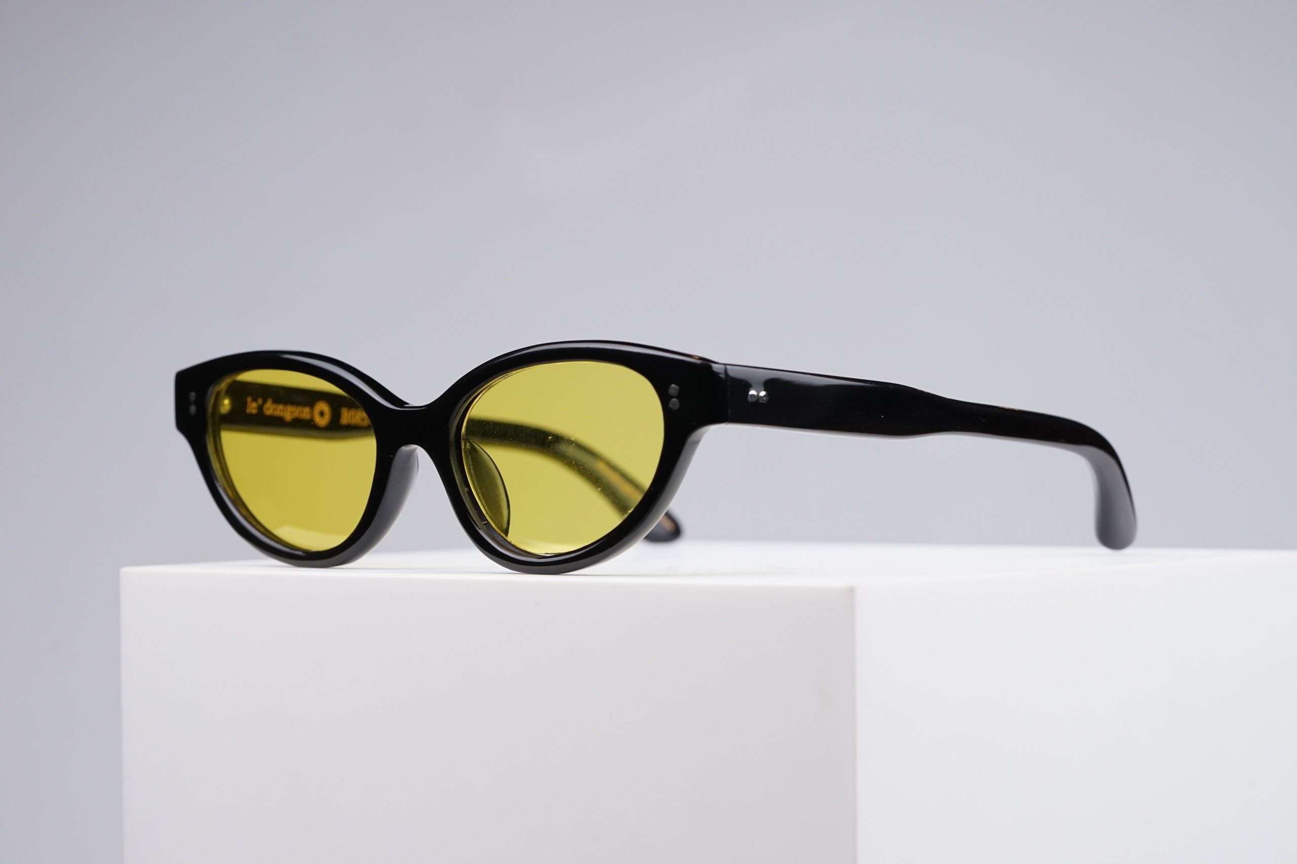 b085-black-shine-1