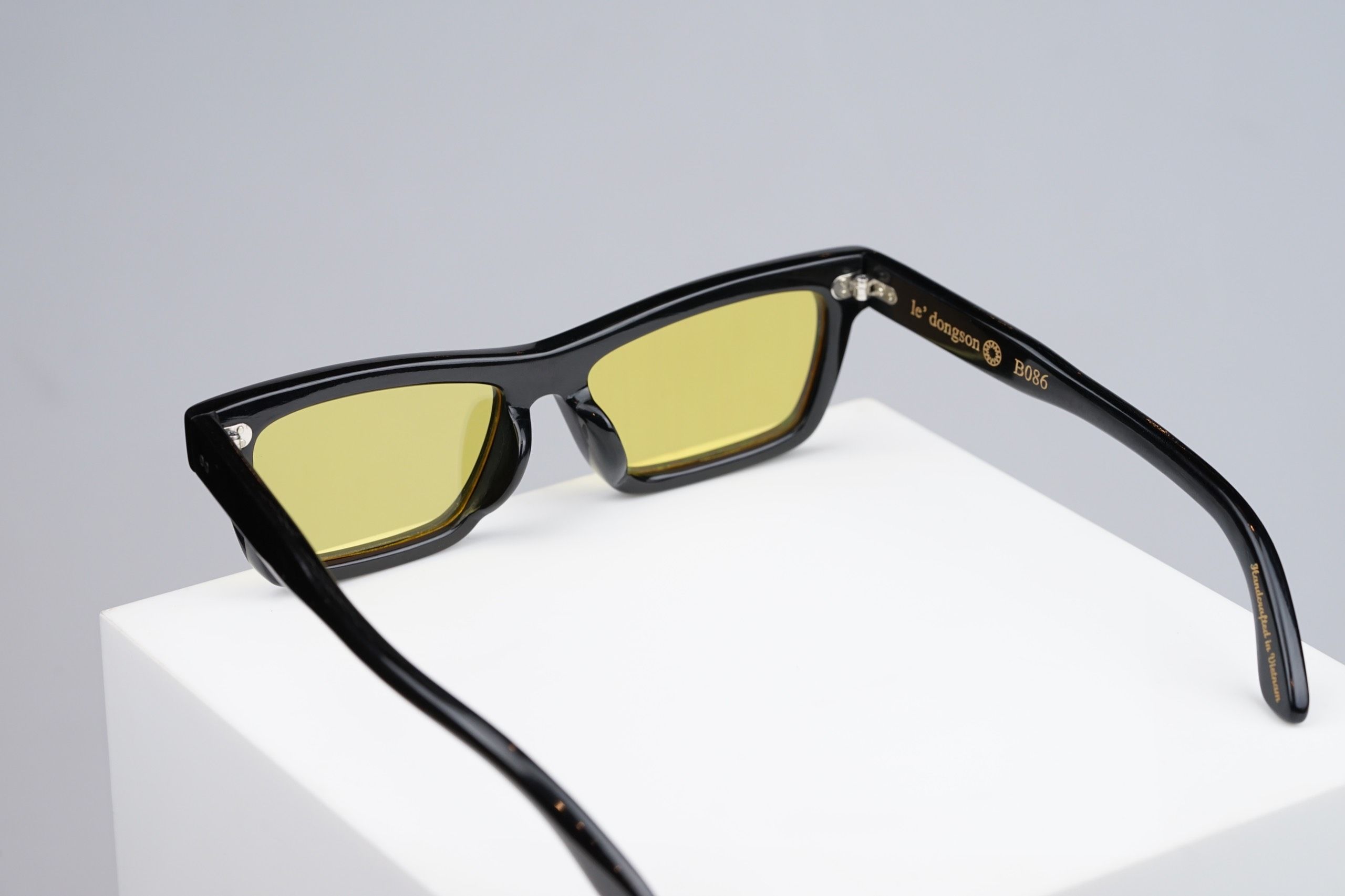 b086-black-shine