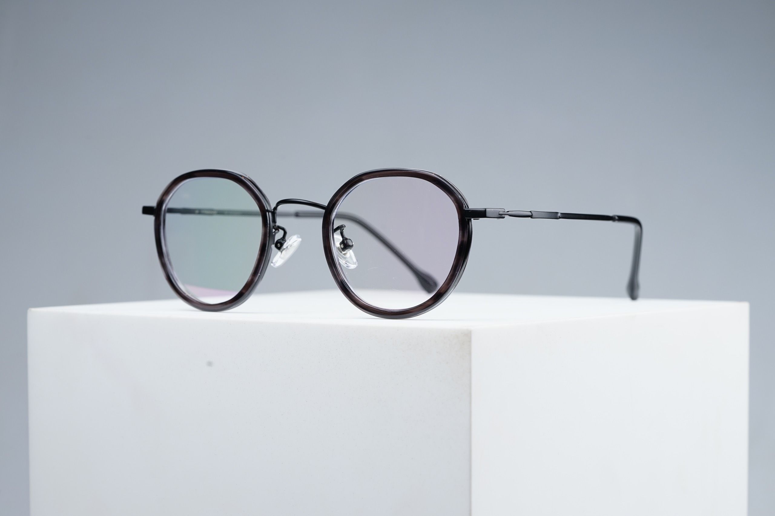 le-dongson-classic-round-grey-tortoise-black-1