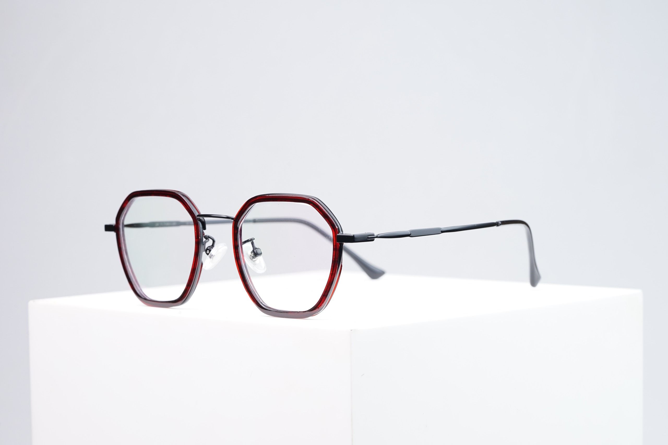 titan-dark-red-3
